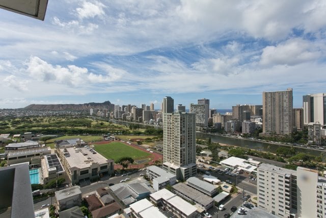 Building Photo - KAPIOLANI 2 Bedroom - Spacious and Bright ...