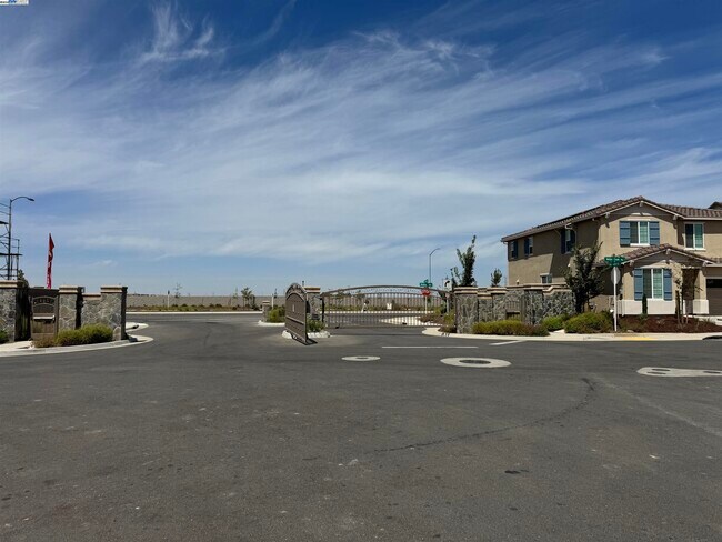 Building Photo - 3024 Red Canard Wy