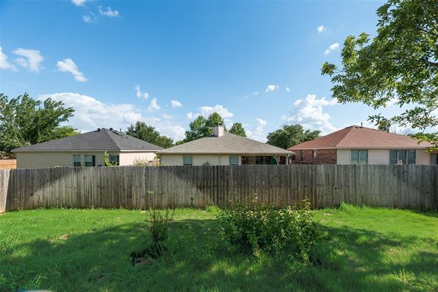 Building Photo - 2812 Hilcroft Ave