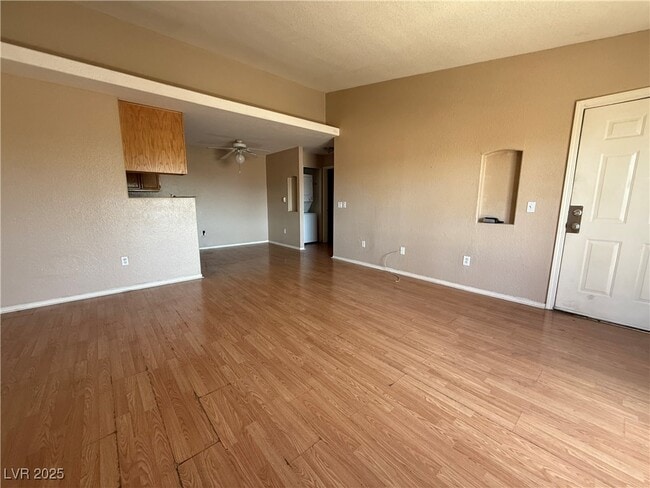 Building Photo - 4730 E Craig Rd
