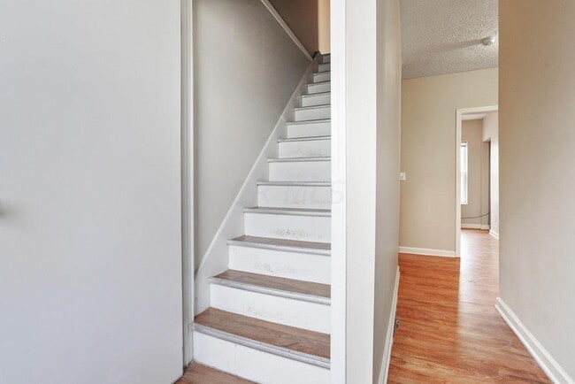 Building Photo - 320-322 E 12th Avenue