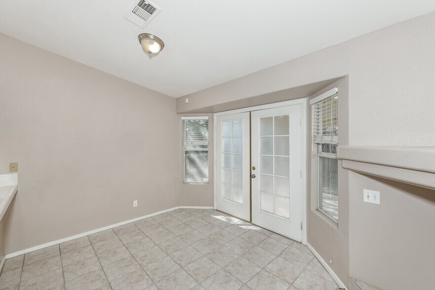 Building Photo - 6409 Rancho Santa Fe Dr