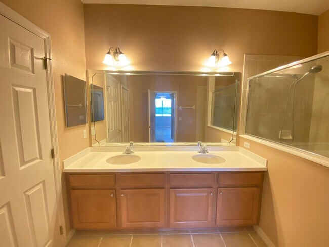 Building Photo - Beautiful 2/2 Condo in North Shore at Lake Hart – Golf Course Views & Available Now!