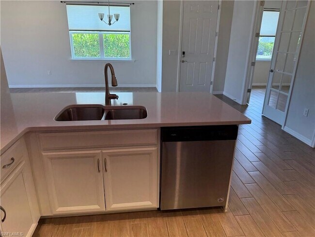 Building Photo - 1273 Enbrook Lp