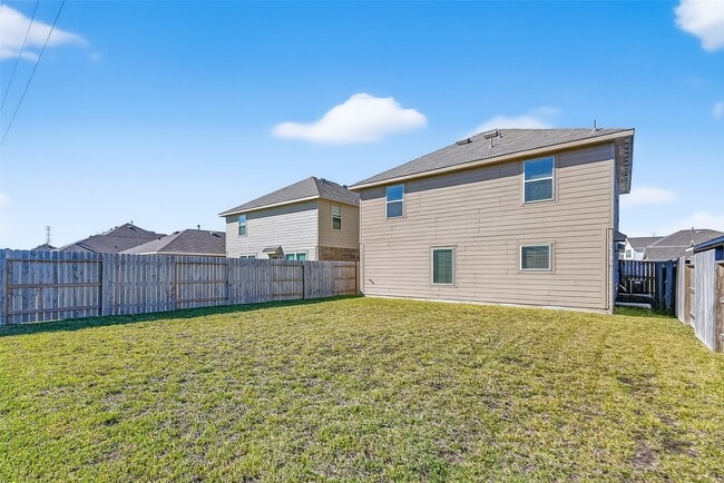 Building Photo - 7402 Clover Chase Dr