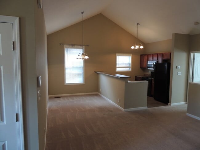 Building Photo - 3 bed, 2 bath, 2 car garage townhouse w/ bonus room in West Knoxville