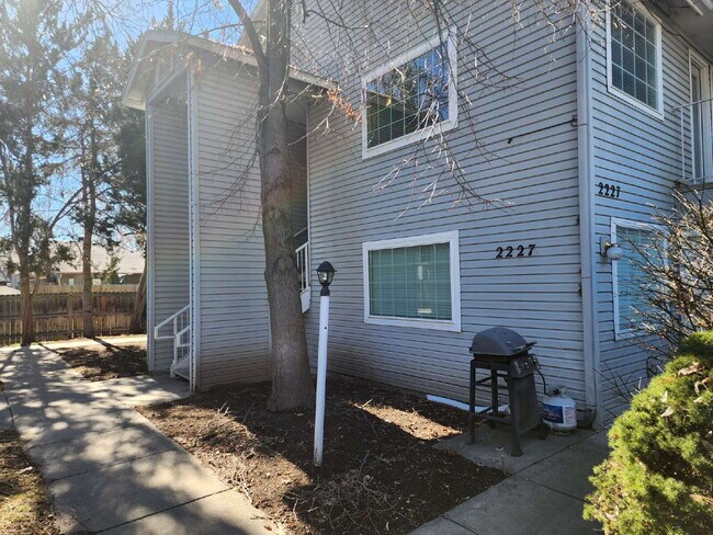 Building Photo - "Experience Modern Living: Spacious 2-Bed, 2-Bath Haven on S. Stephen Ave, Boise!"