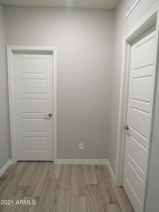 Building Photo - 40537 W Helen Ct