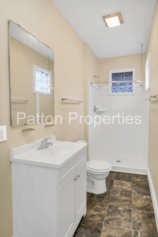 Building Photo - Five Points Home