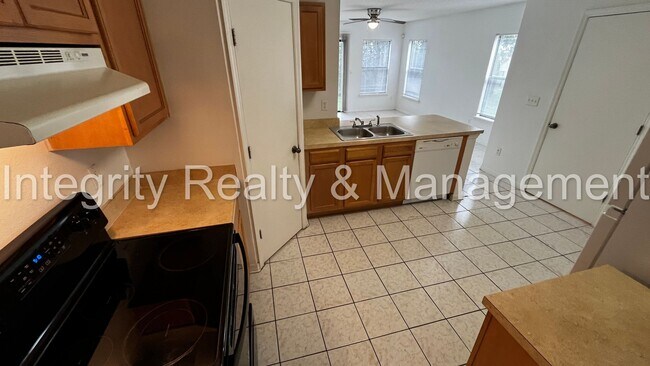 Building Photo - 4745 Playschool Dr