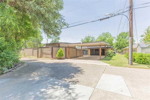 Building Photo - 2418 Ingleside Dr