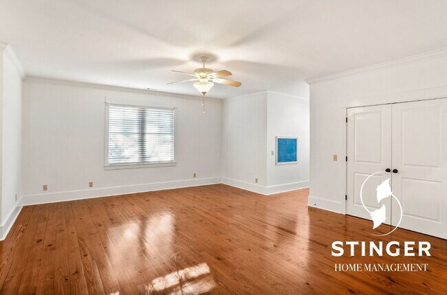 Building Photo - 14 Hayek St