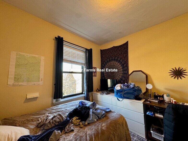 Building Photo - 1516 Tremont St