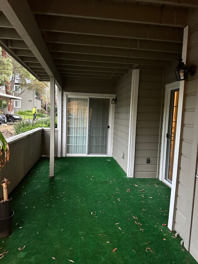 Building Photo - 495 Canyon Oaks Dr