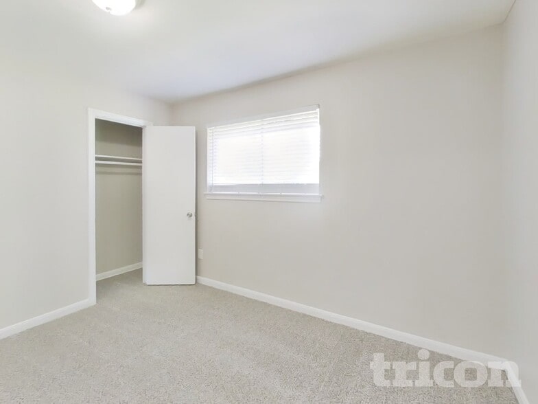 Building Photo - 5503 Jumada Cir