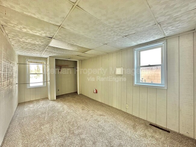 Building Photo - 4400 Orchard Rd