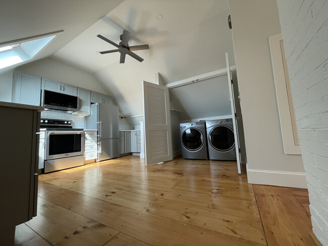 Third Floor Loft Kitchen - 18 North St