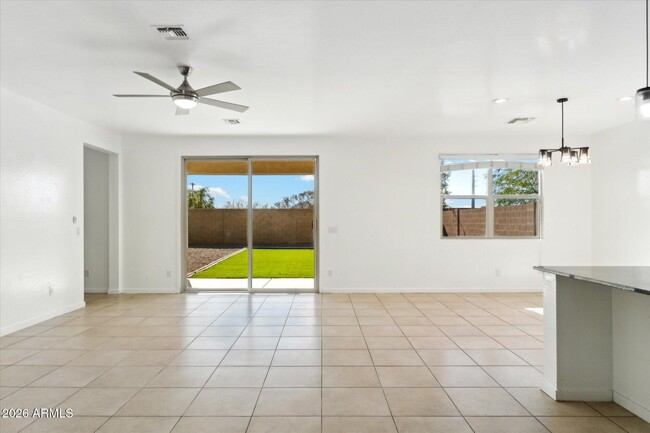 Building Photo - 37292 Yellowstone Dr