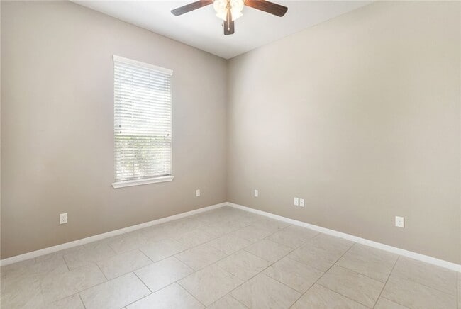 Building Photo - 2528 Kinnersley Ln