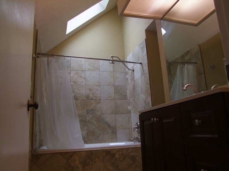 Building Photo - 8330 Fathom Cir