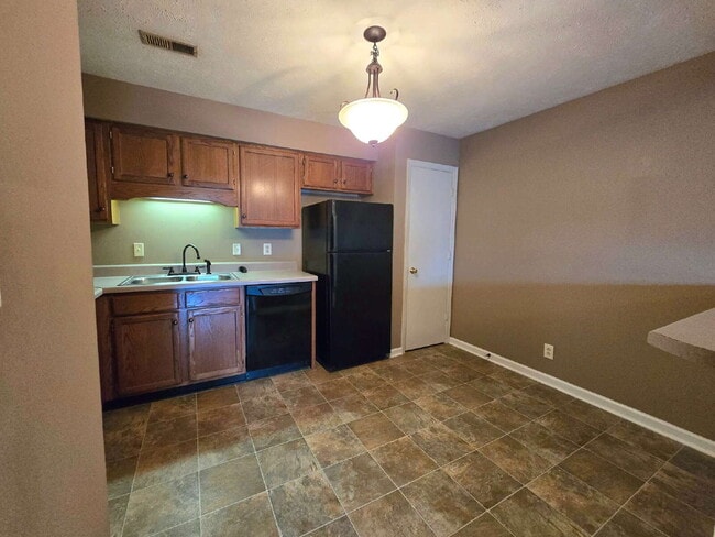 Building Photo - 277 Dunbar Cave Rd