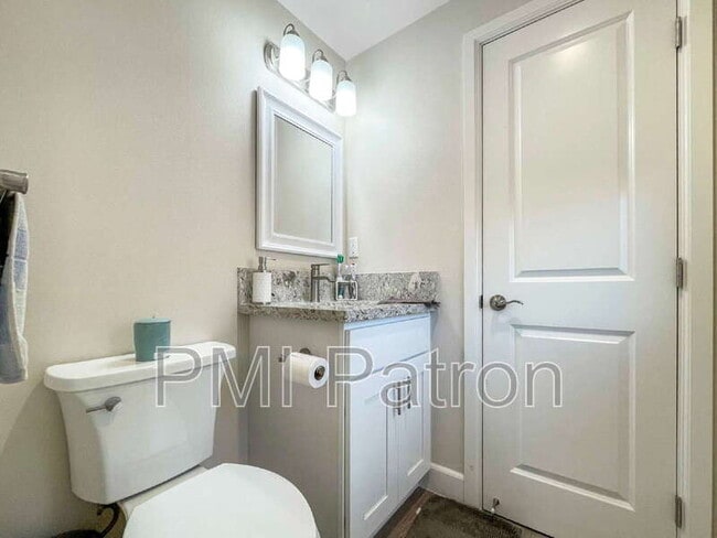 Building Photo - 6724 Sequoia Dr