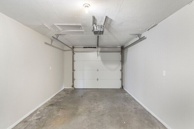 Building Photo - NEW 1720-1722-1724-1726 N Chapman Lane