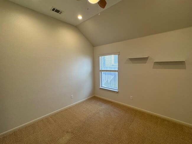 Building Photo - 9820 Savannah Ridge Dr