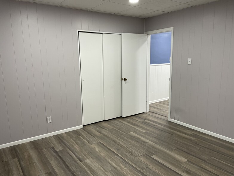 Main bedroom - 1157 Monroe Ave