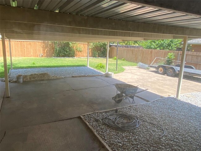 Building Photo - 1806 Robin Ln