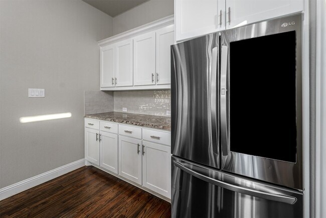 Building Photo - 764 Tallgrass Dr