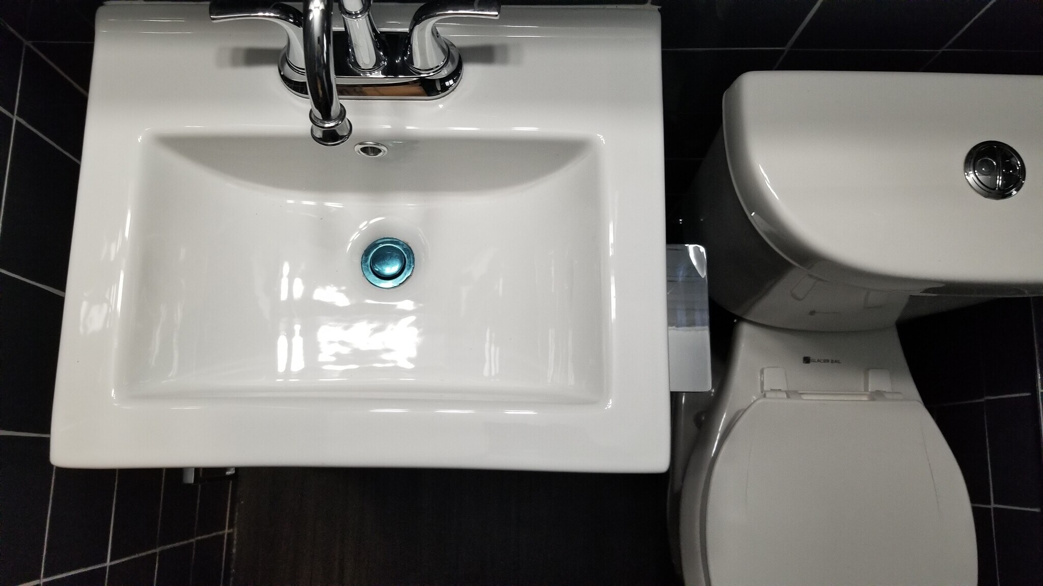 Building Photo - 515 S 20th Ave