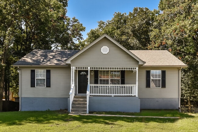 Building Photo - 4936 Deerhaven Dr