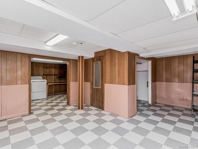 Building Photo - 42 Tower Hill Dr