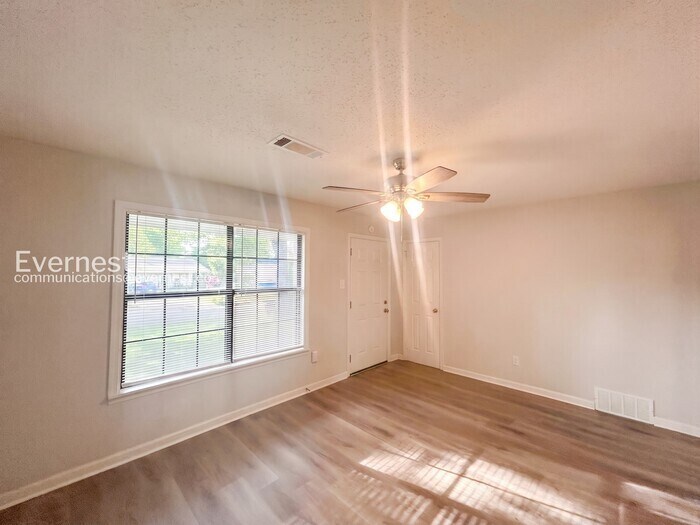 Building Photo - 8328 Dottley Dr