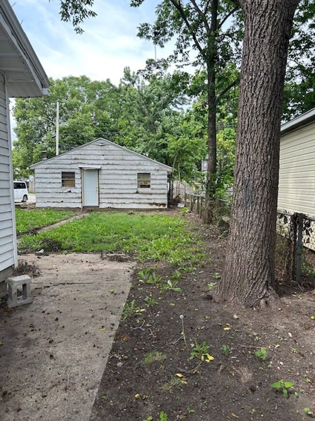 Building Photo - Renovated 3 Bedroom, 2 Full Bath Home Minutes from Downtown Dayton
