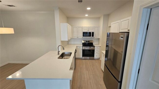 Building Photo - 411 Spring Heights Ln