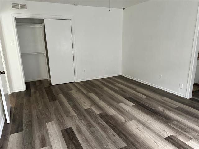 Building Photo - 7745 Dentcrest Dr