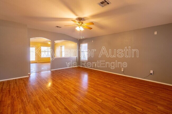 Building Photo - 2557 Vernell Way