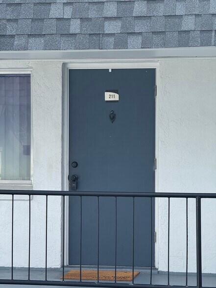 Building Photo - 305 Ridge Blvd