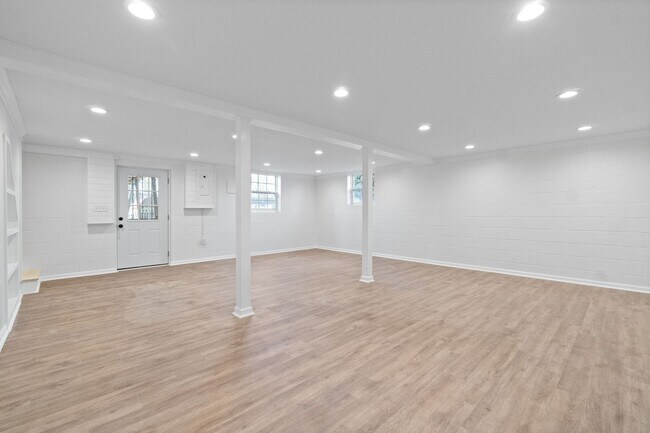 Building Photo - Pet Friendly Renovated Three Bedroom with Basement!