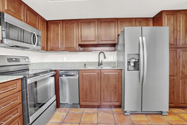 Building Photo - 300 Inlet Way