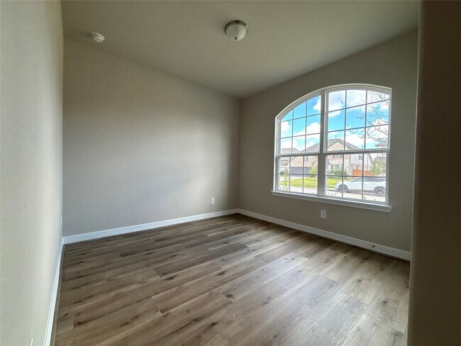 Building Photo - 2913 Clf Rdg Ln