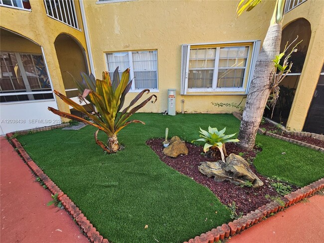 Building Photo - 15665 SW 74th Cir Dr