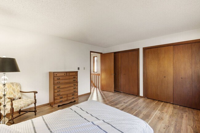 Building Photo - Beautiful Unit on Greenway for rent!