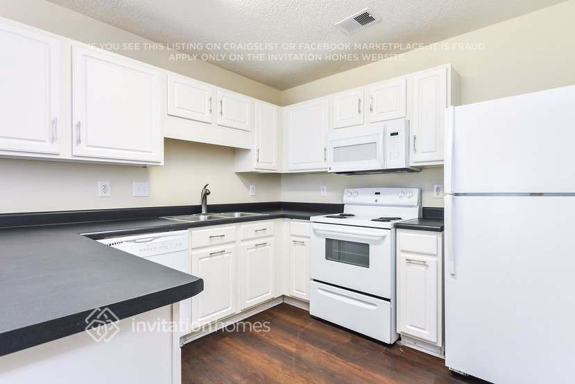 Building Photo - 3047 Bracey Pl