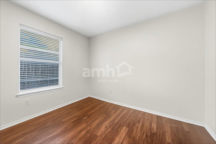 Building Photo - 961 Mesa Vista Dr