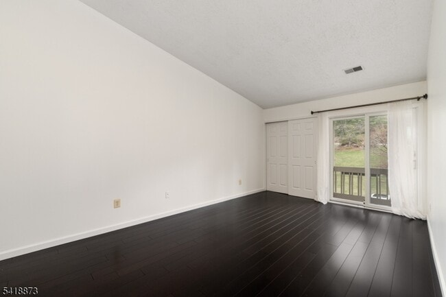 Building Photo - 11 Colton Cir