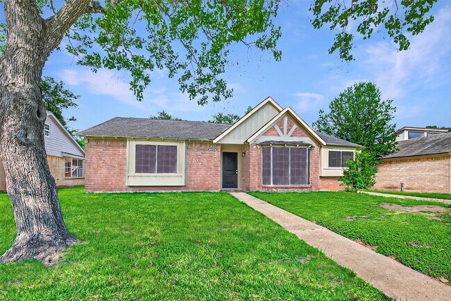 Building Photo - 22206 Red River Dr