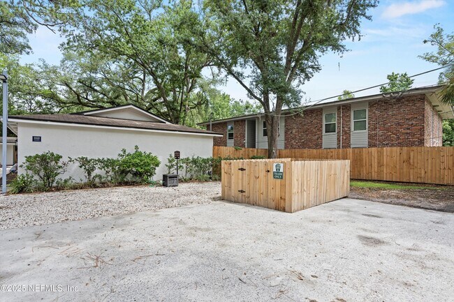 Building Photo - 3329 Mayflower St